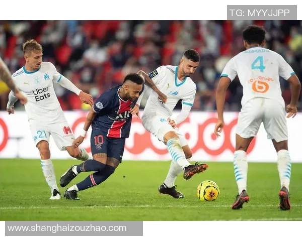 德甲焦点战：沙尔克04对阵柏林赫塔，双雄对决谁能笑到最后？